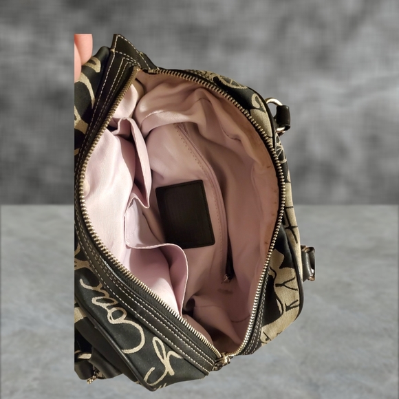 Coach purse - Picture 4 of 9